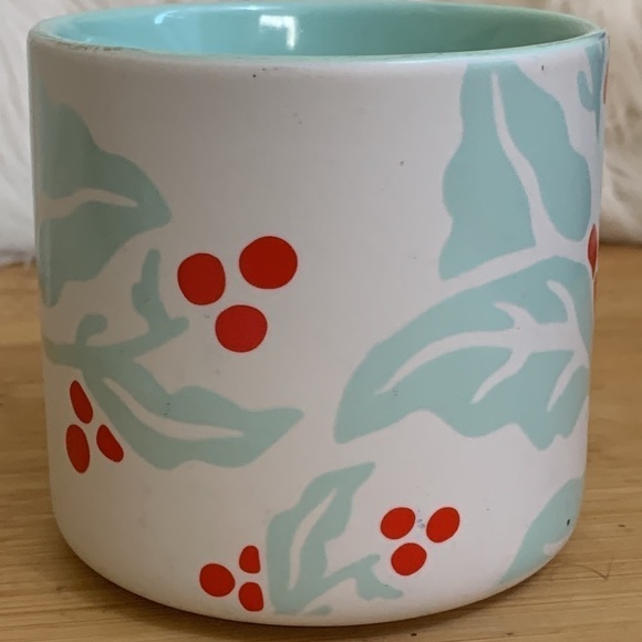 Starbucks | Holiday 2018 Christmas Holly Berries Ceramic Coffee Mug 12 Oz - Picture 8 of 11
